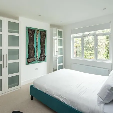 1 Bedroom Flat In Barons Court London Exterior photo