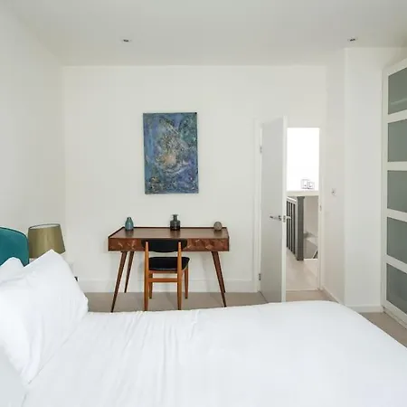 1 Bedroom Flat In Barons Court London Exterior photo