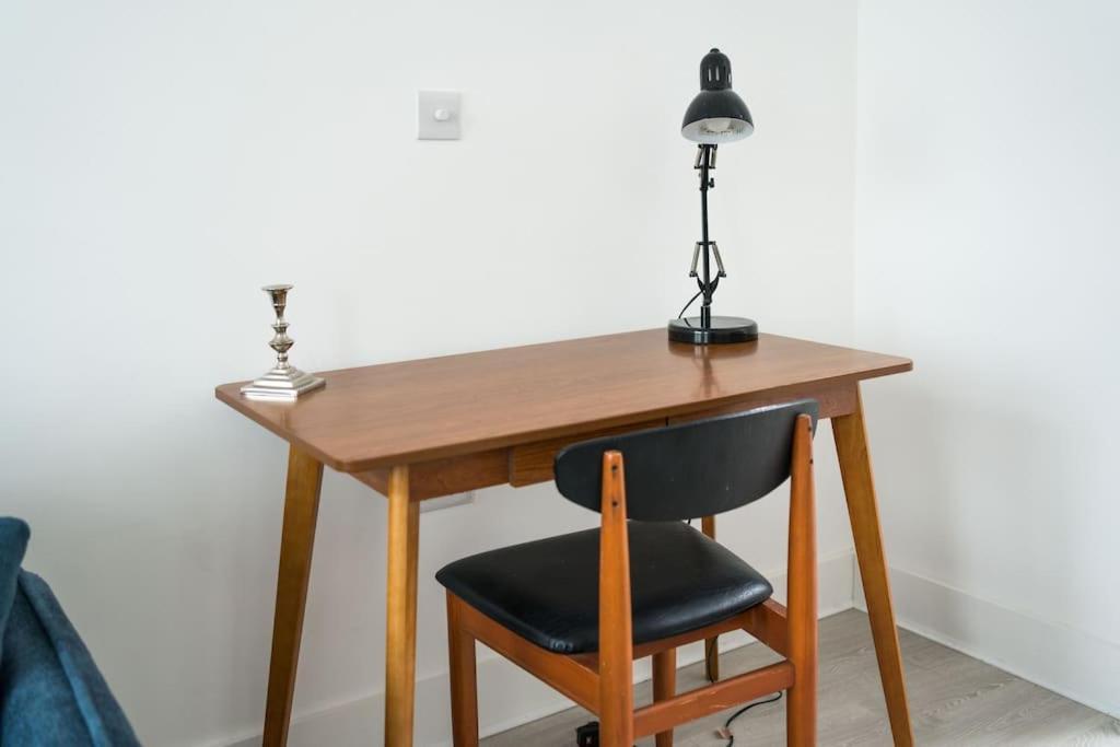 1 Bedroom Flat In Barons Court Апартаменты